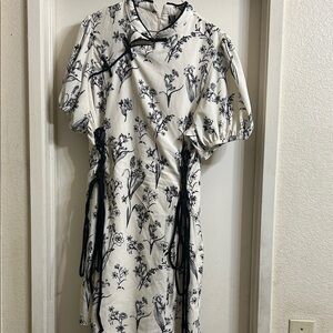 SHEIN Black and White Floral Puff Sleeve Mini Dress